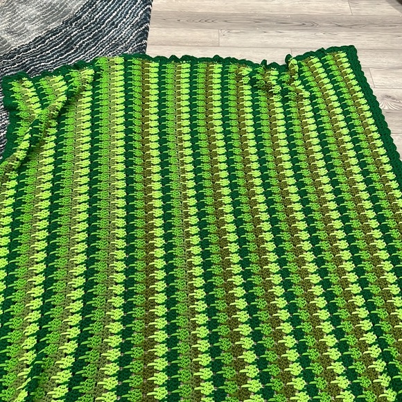 Huge green handmade knit blanket - Picture 5 of 6